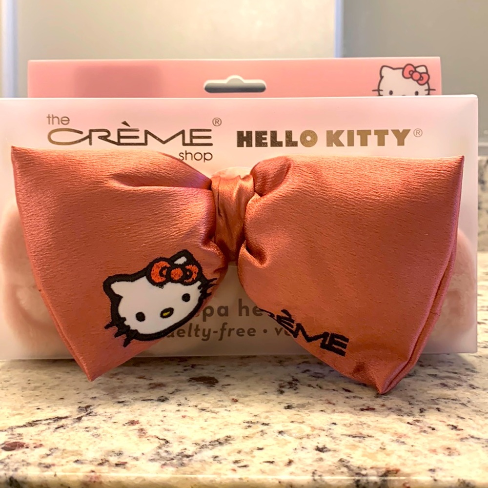 NIP Hello Kitty Plush Spa Headband by Creme cruelty-free vegan